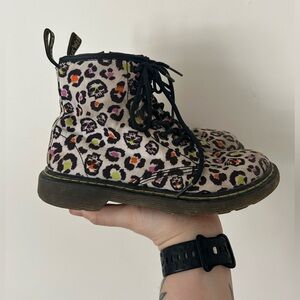 Dr. Martens Kids' Delaney Leopard Canvas Lace Low Boots - White Size 3 Girls